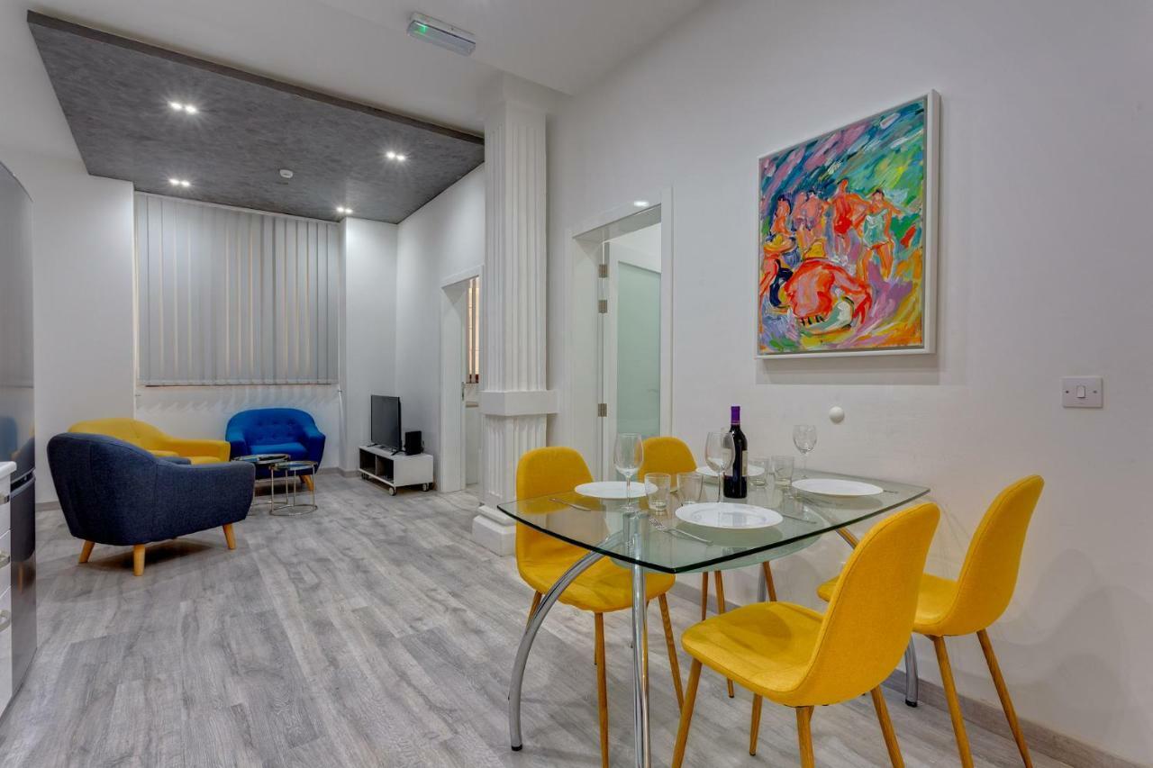 Stylish 3Br Apartment, Fantastic Location In Слима Экстерьер фото